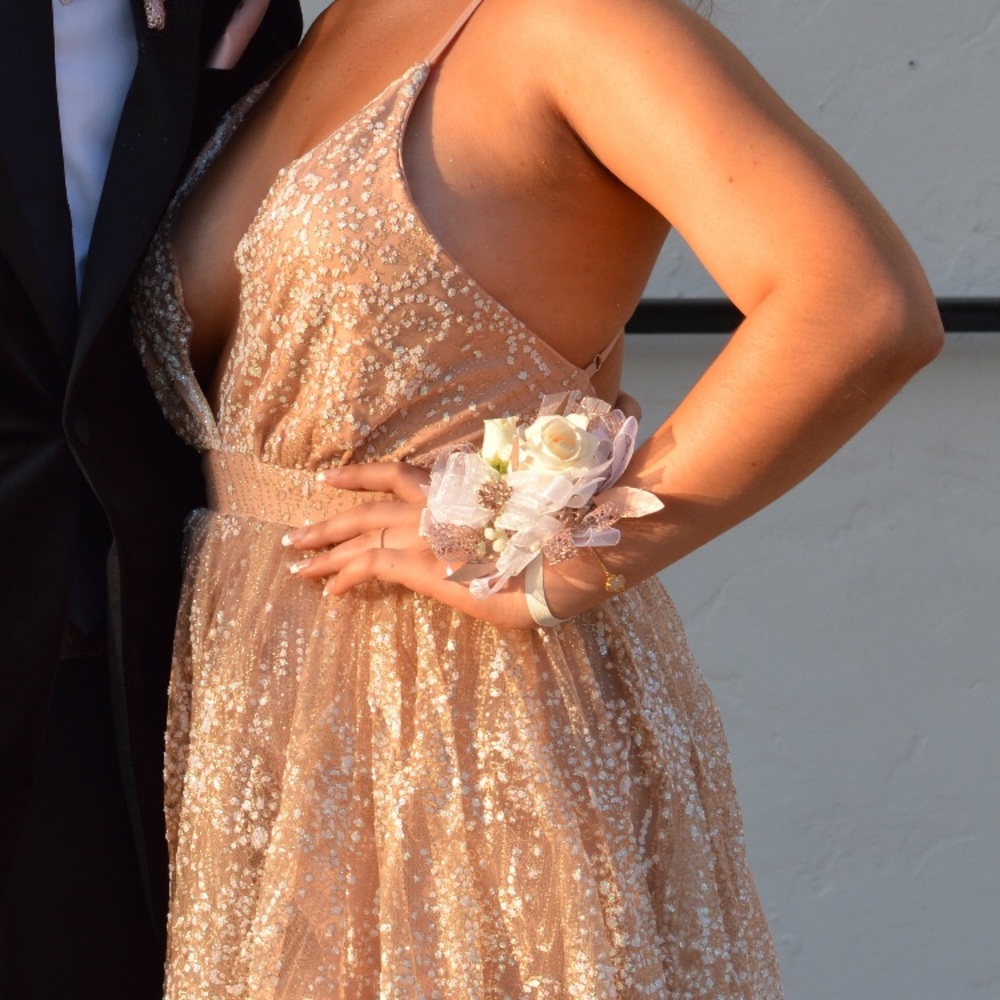 Dress - Picture 2 of 3